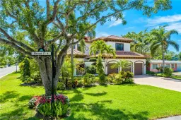 Picture of 790 Broad Ct N, Naples, FL 34102