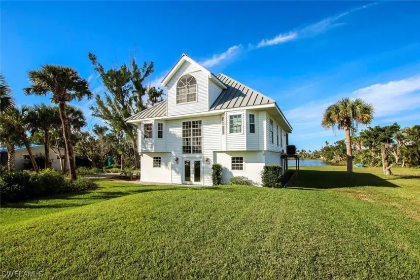 Picture of 235 Palm Lake Dr, Sanibel FL 33957