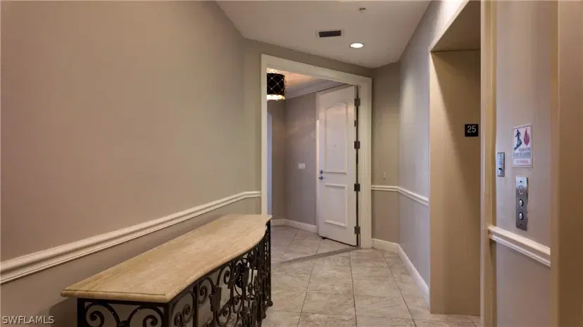 Picture of 2090 W 1St St G2507, Fort Myers FL 33901