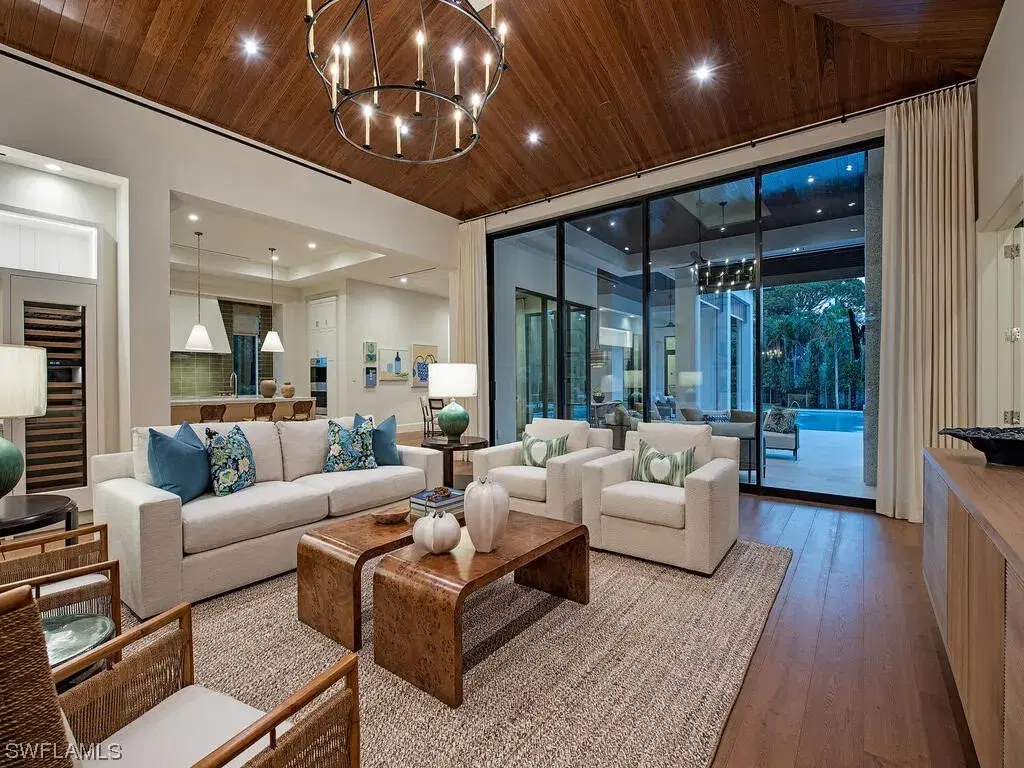Picture of 473 Banyan Blvd, Naples, FL 34102
