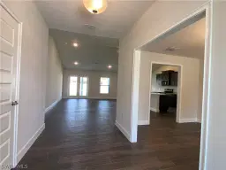 Picture of 1411 NE 1St St, Cape Coral, FL 33909