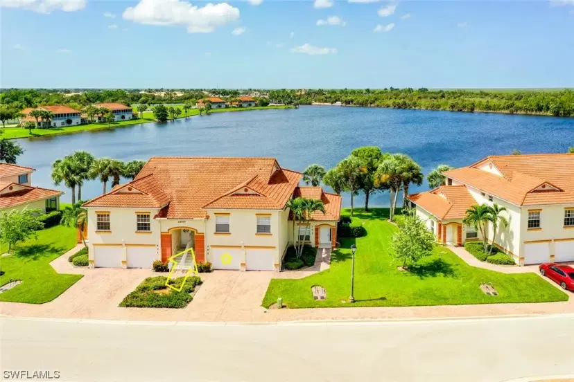 Picture of 25057 Peacock Ln 202, Naples FL 34114
