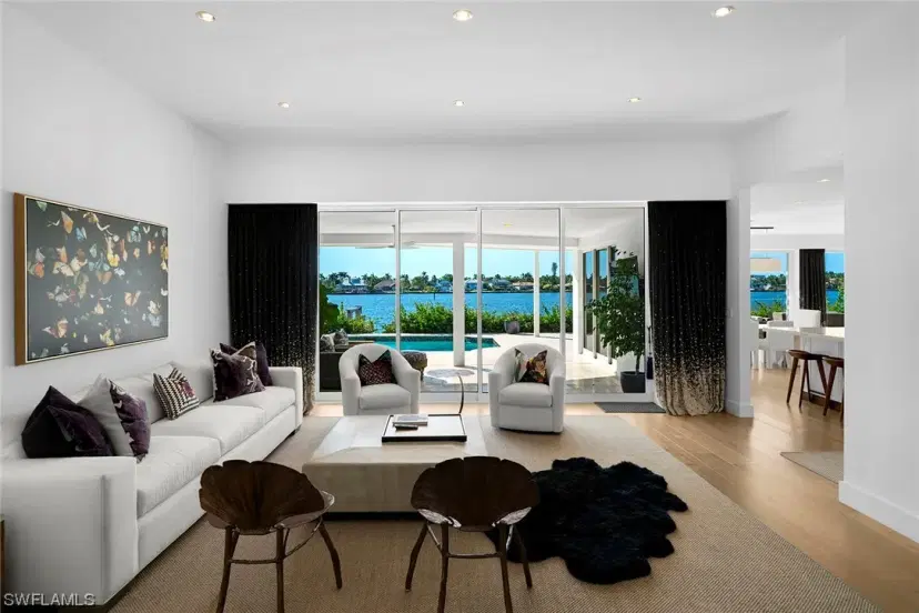 Picture of 2160 Kingfish Rd, Naples FL 34102