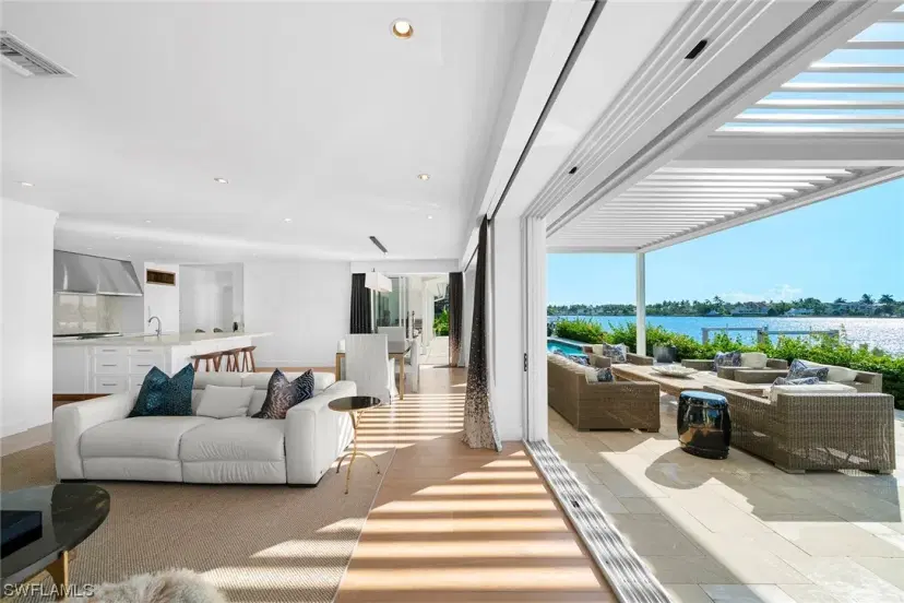 Picture of 2160 Kingfish Rd, Naples FL 34102