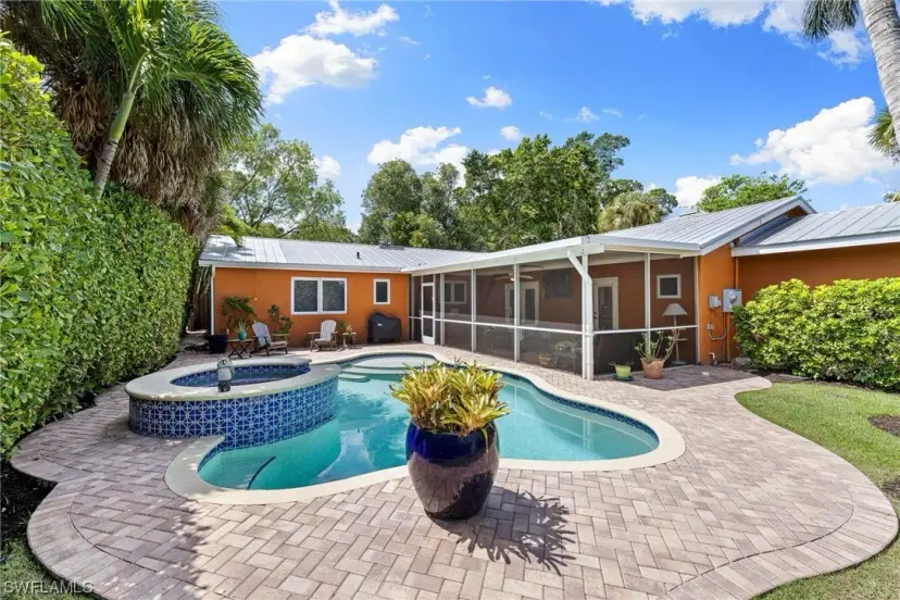 Picture of 1233 12Th Ave N, Naples FL 34102