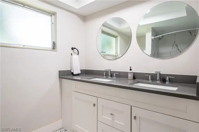 Picture of 514 14Th St N, Naples FL 34102