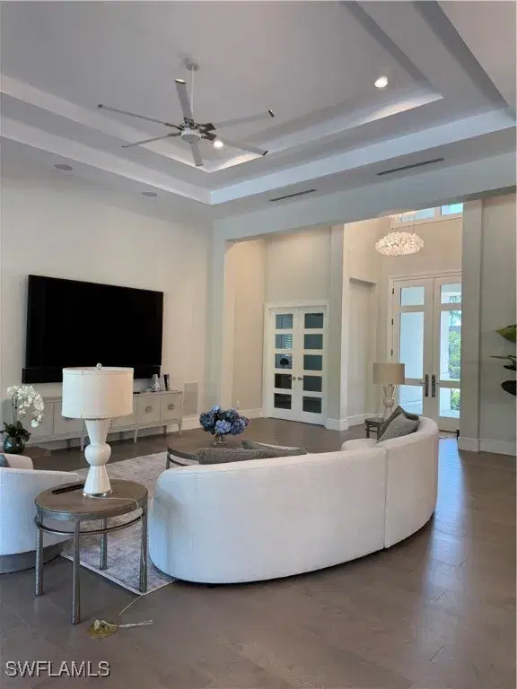 Picture of 569 Neapolitan Way, Naples FL 34103