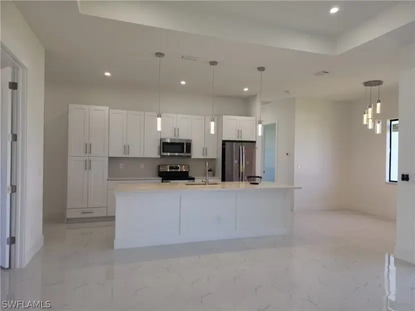 Picture of 408 Kismet Pkwy E, Cape Coral FL 33909