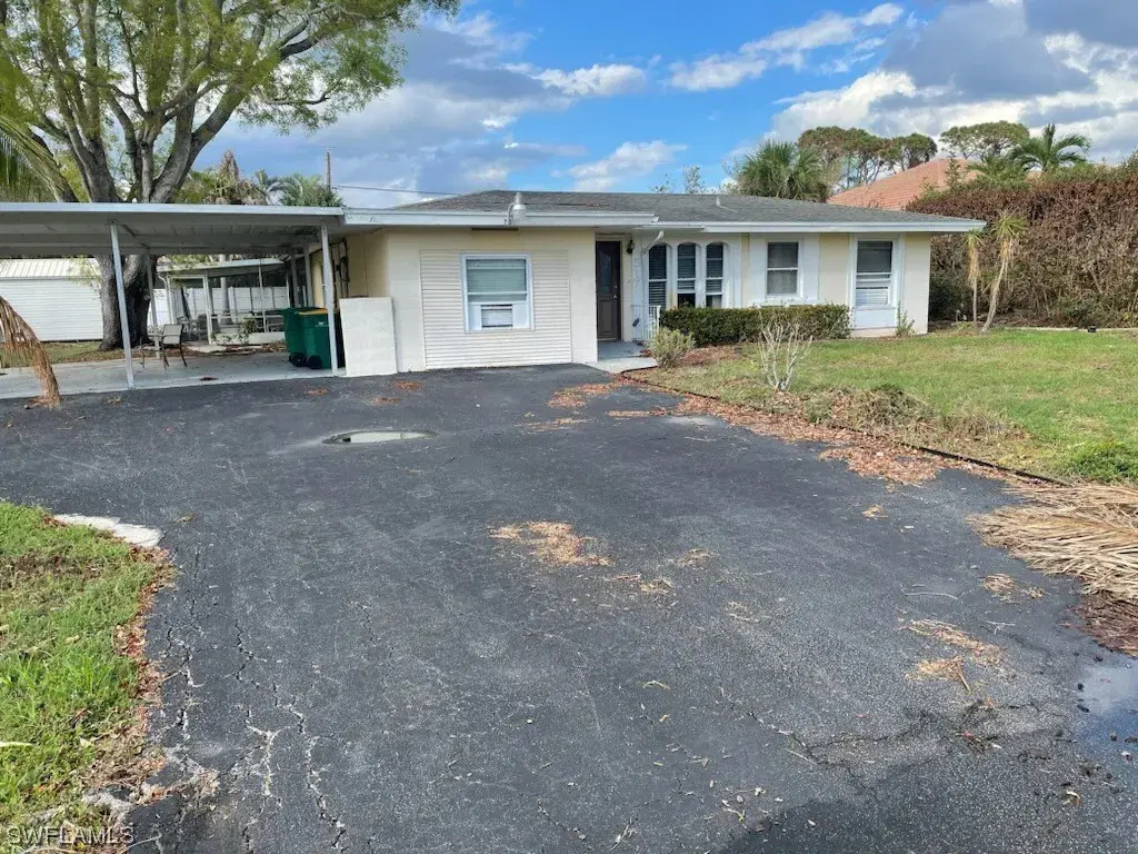 Picture of 517 100Th Ave N, Naples, FL 34108