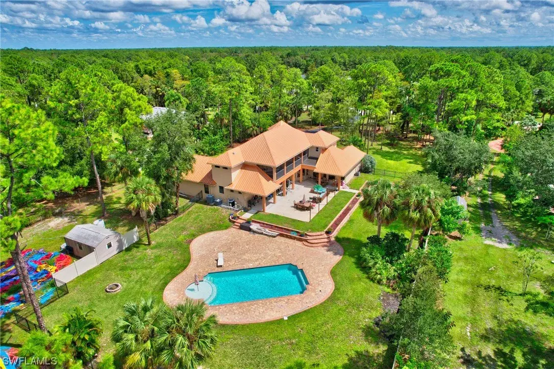 Picture of 2791 2Nd St Nw, Naples, FL 34120