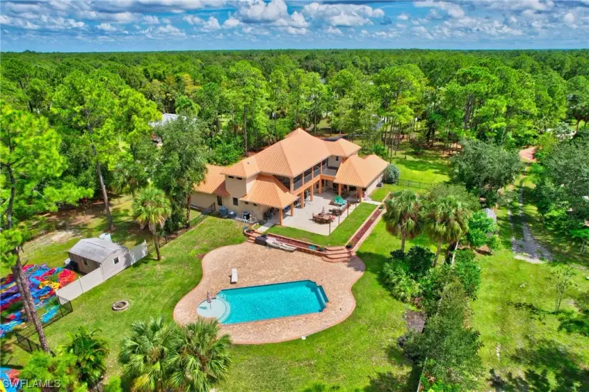 Picture of 2791 2Nd St Nw, Naples FL 34120