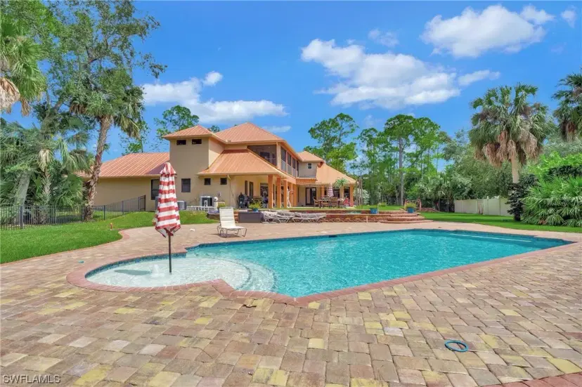 Picture of 2791 2Nd St Nw, Naples FL 34120