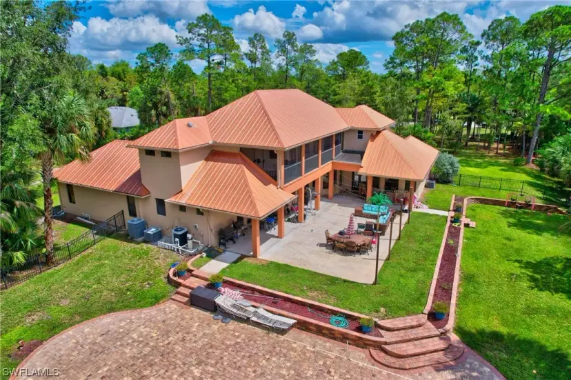Picture of 2791 2Nd St Nw, Naples FL 34120