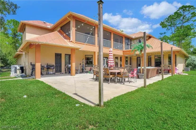 Picture of 2791 2Nd St Nw, Naples FL 34120