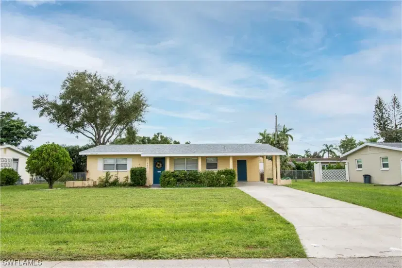 Picture of 1442 Byron Rd, Fort Myers FL 33919