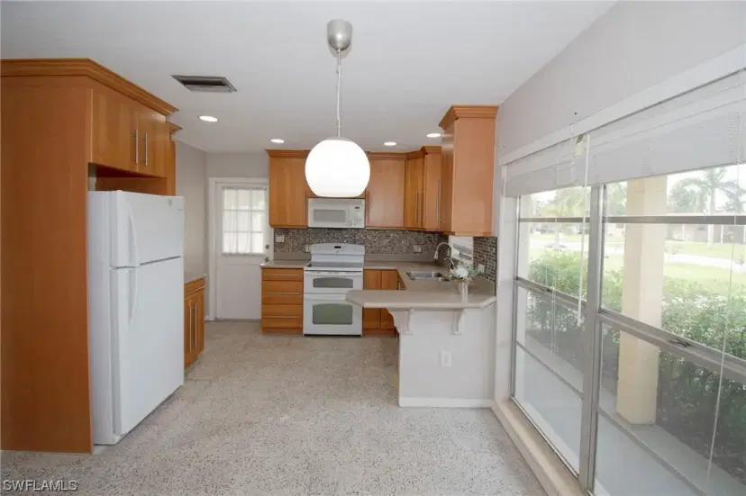 Picture of 1442 Byron Rd, Fort Myers FL 33919