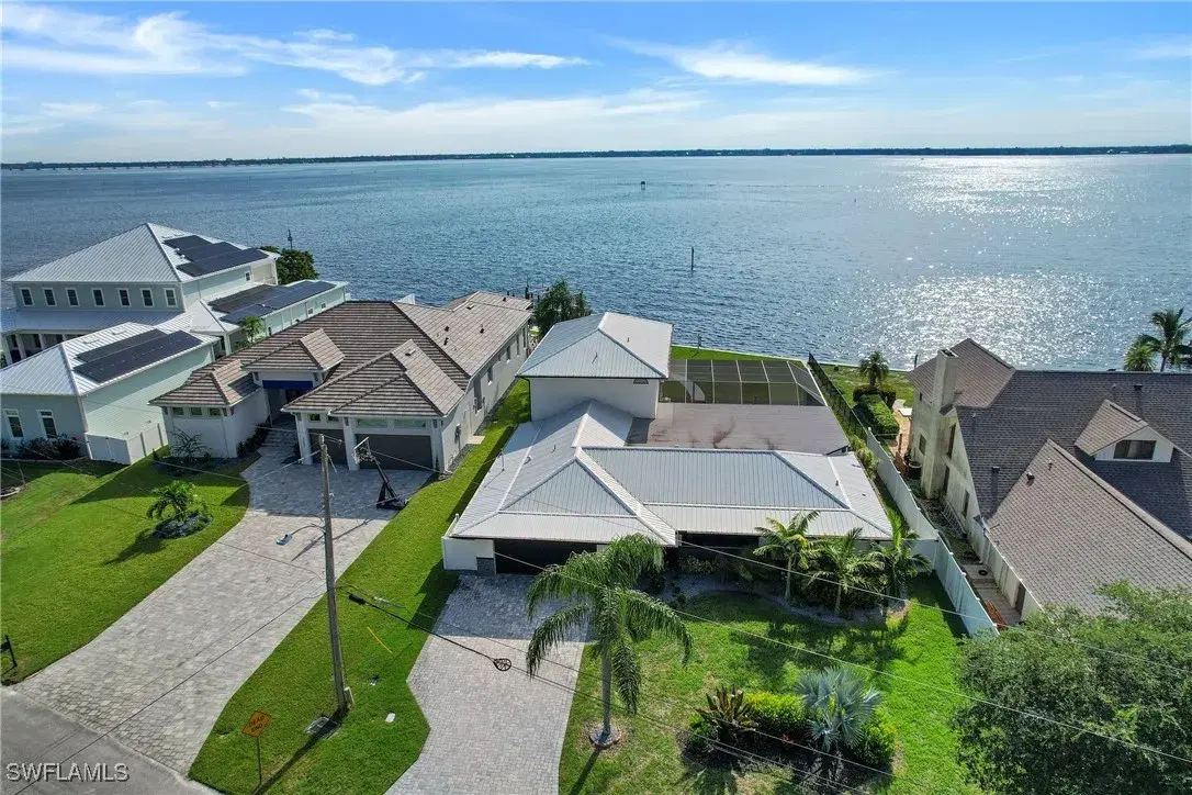 Picture of 3611 SE 21St Pl, Cape Coral, FL 33904
