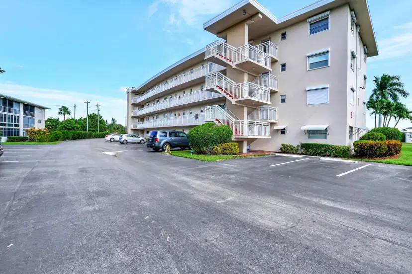 Picture of 2728 N Garden Drive N 111, Lake Worth FL 33461