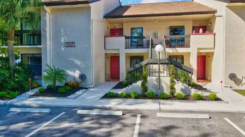 Picture of 5187 Oak Hill Lane 611, Delray Beach FL 33484