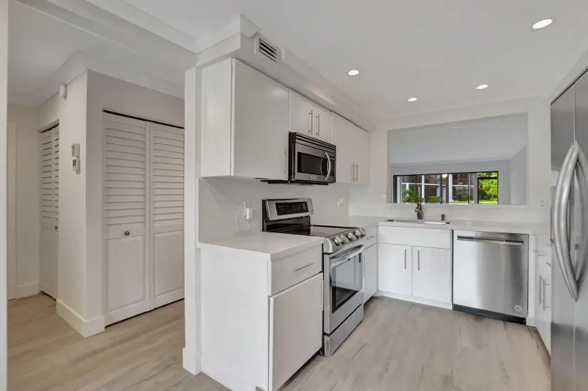 Picture of 5187 Oak Hill Lane 611, Delray Beach FL 33484