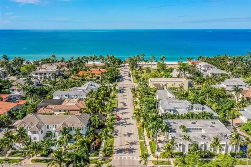 Picture of 175 5Th Ave S 5, Naples FL 34102