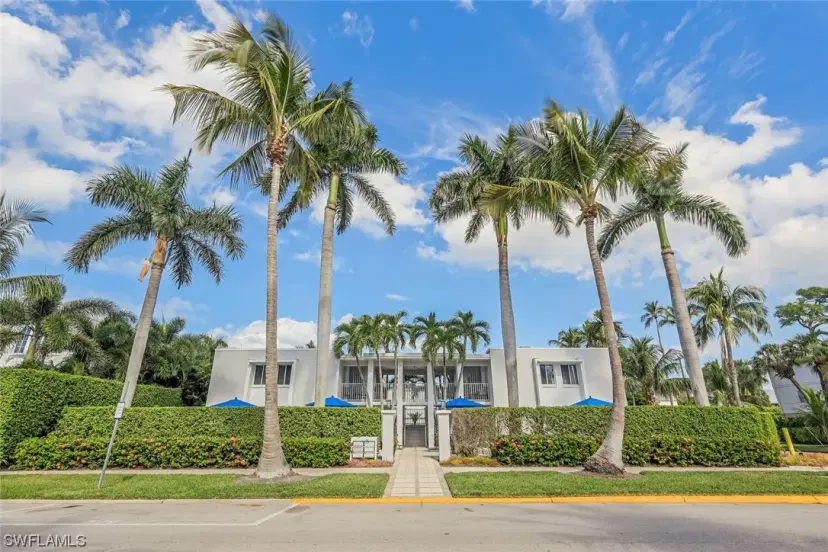 Picture of 175 5Th Ave S 5, Naples FL 34102