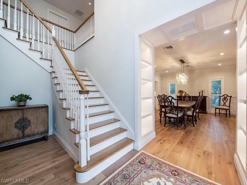 Picture of 6550 Ridgewood Dr, Naples FL 34108