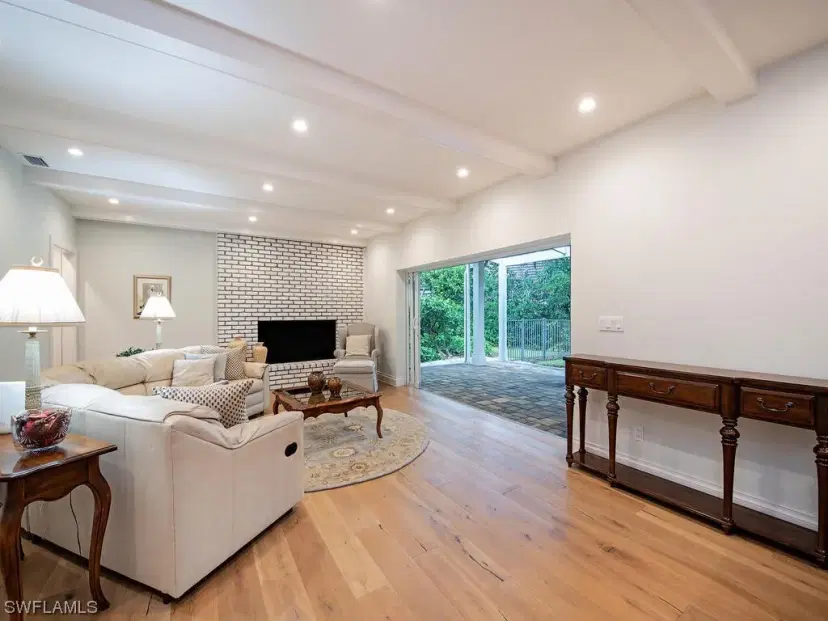 Picture of 6550 Ridgewood Dr, Naples FL 34108