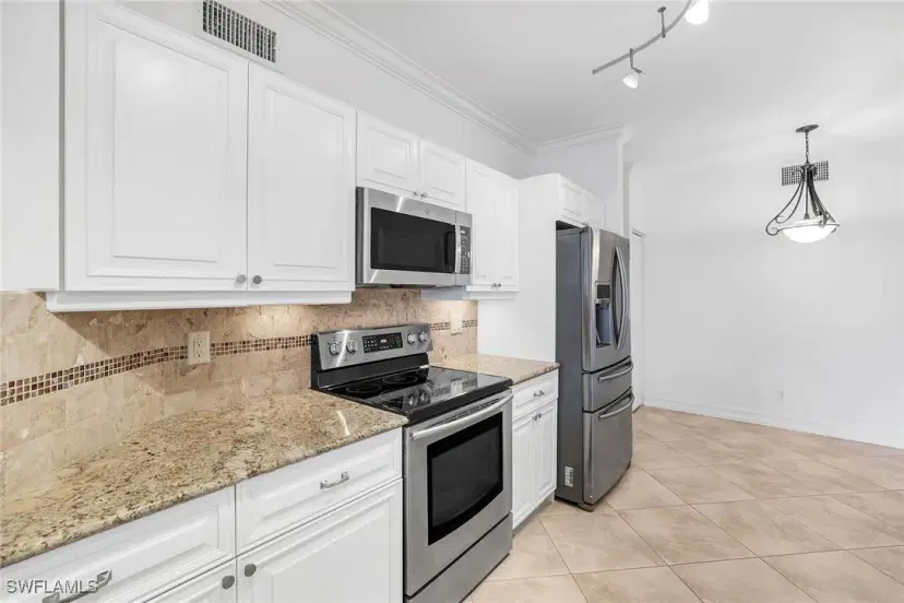 Picture of 255 Waterside Cir 5-102, Marco Island FL 34145