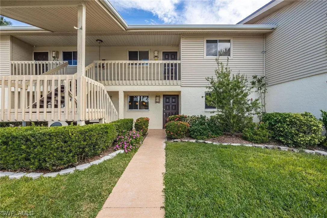Picture of 5705 Foxlake Dr 4, North Fort Myers, FL 33917