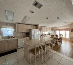 Picture of 1004 Diamond Lake Cir, Naples, FL 34114