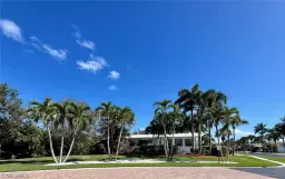 Picture of 1004 Diamond Lake Cir, Naples, FL 34114