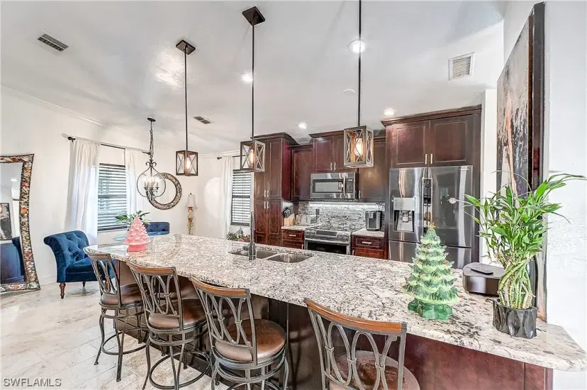 Picture of 4266 Island Cir B, Fort Myers FL 33919
