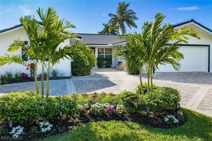 Picture of 1380 Dolphin Rd, Naples FL 34102