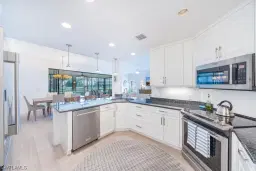 Picture of 758 Eagle Creek Dr 104, Naples, FL 34113