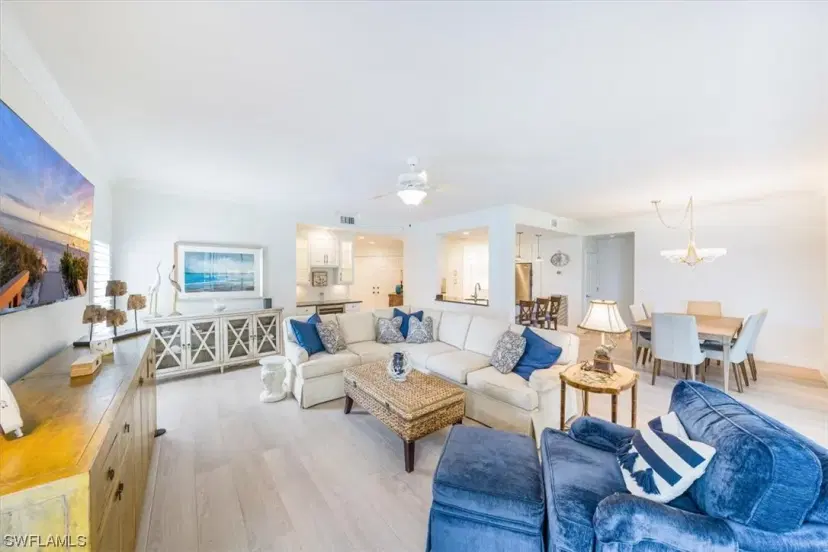 Picture of 758 Eagle Creek Dr 104, Naples FL 34113