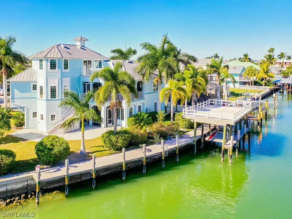 Picture of 167 San Salvador St, Naples, FL 34113