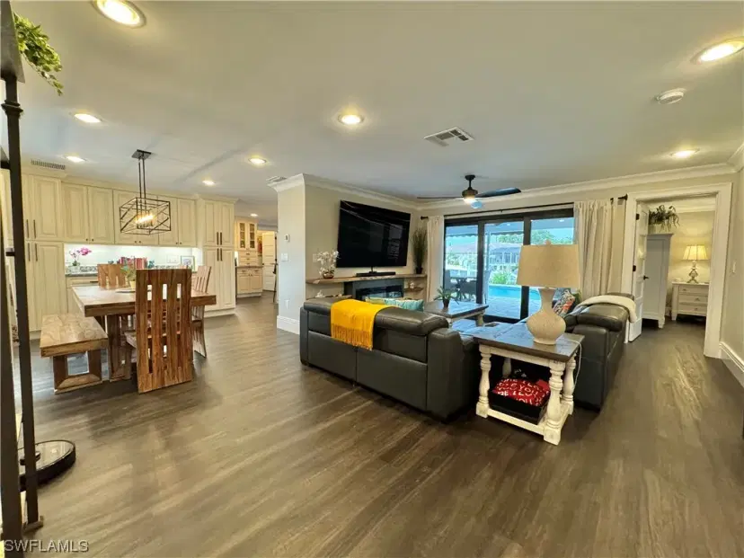 Picture of 580 Tripoli Ct, Marco Island FL 34145