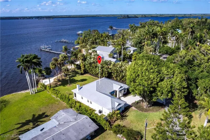 Picture of 120 Riverview Rd, Fort Myers FL 33905