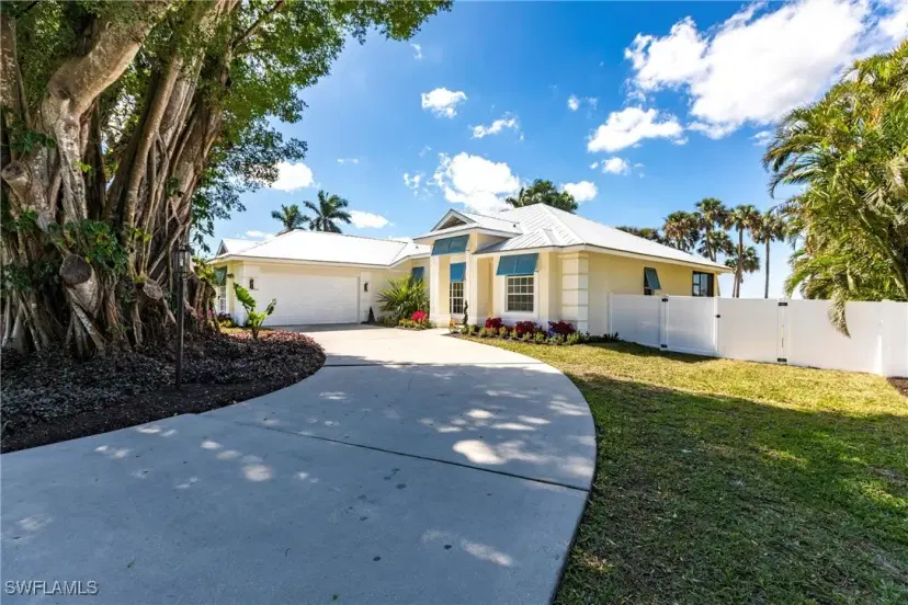 Picture of 120 Riverview Rd, Fort Myers FL 33905