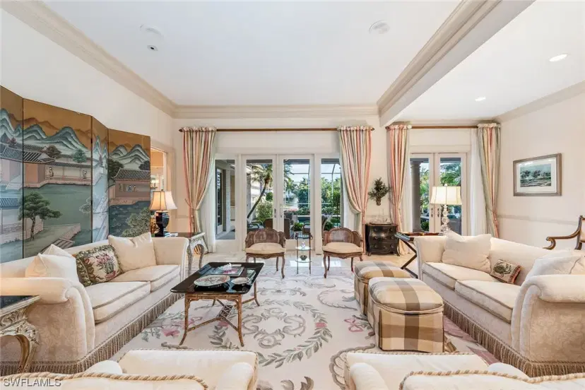 Picture of 364 Cromwell Ct, Naples FL 34108