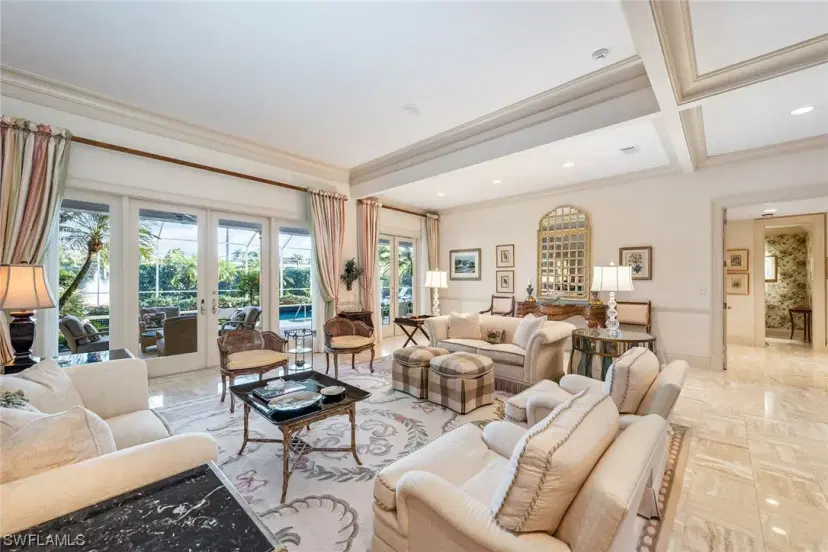 Picture of 364 Cromwell Ct, Naples FL 34108