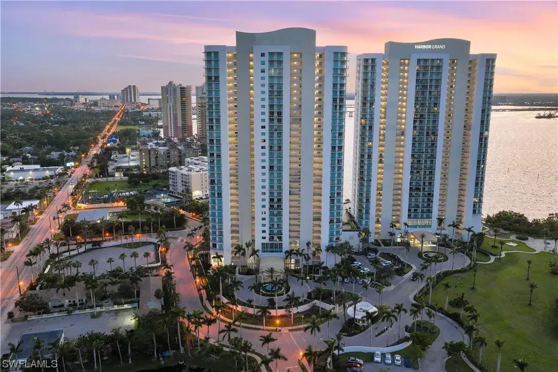 Picture of 3000 Oasis Grand Blvd 1507, Fort Myers, FL 33916