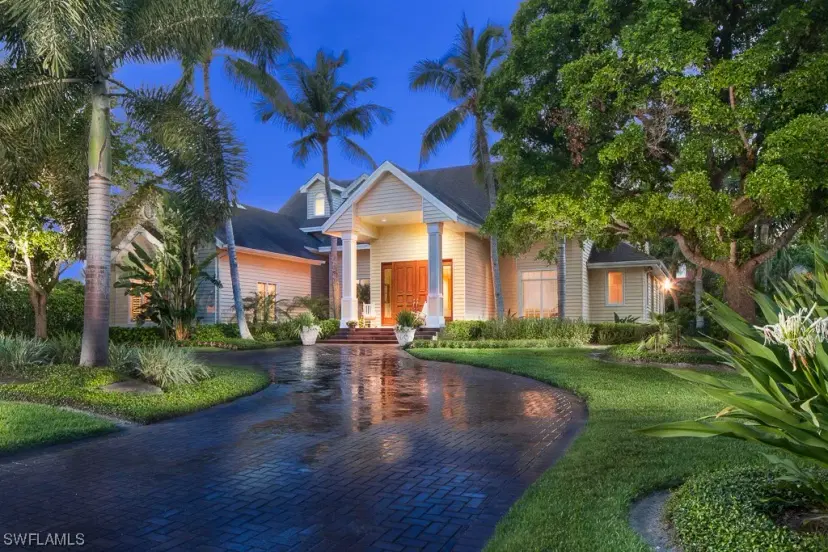 Picture of 2750 Treasure Ln, Naples FL 34102