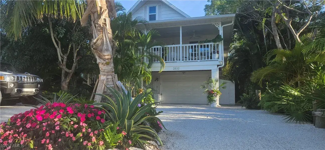 Picture of 2832 Weeks Ave, Naples, FL 34112