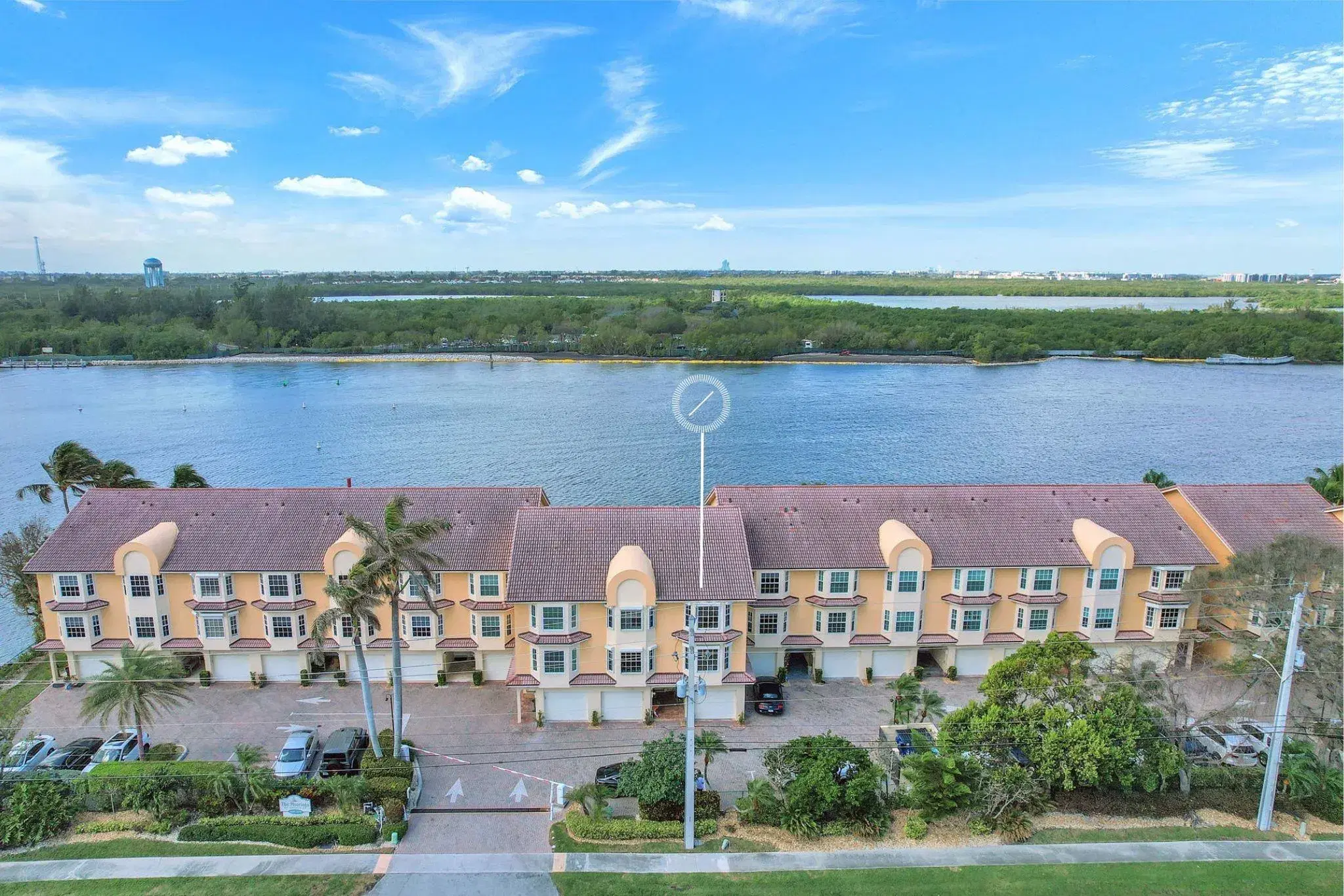 Picture of 4026 N Ocean Dr, Hollywood, FL 33019