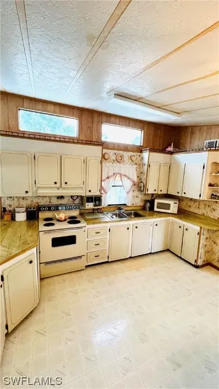 Picture of 11920 Marathon Dr, Bonita Springs FL 34135