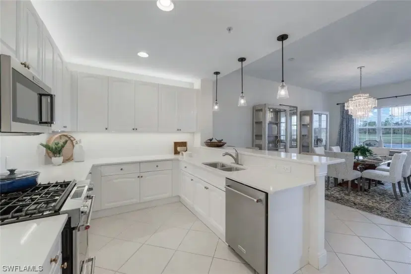 Picture of 3725 Montreux Ln 5-103, Naples FL 34114