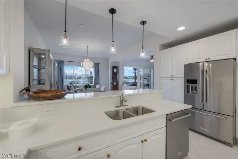 Picture of 3725 Montreux Ln 5-103, Naples FL 34114