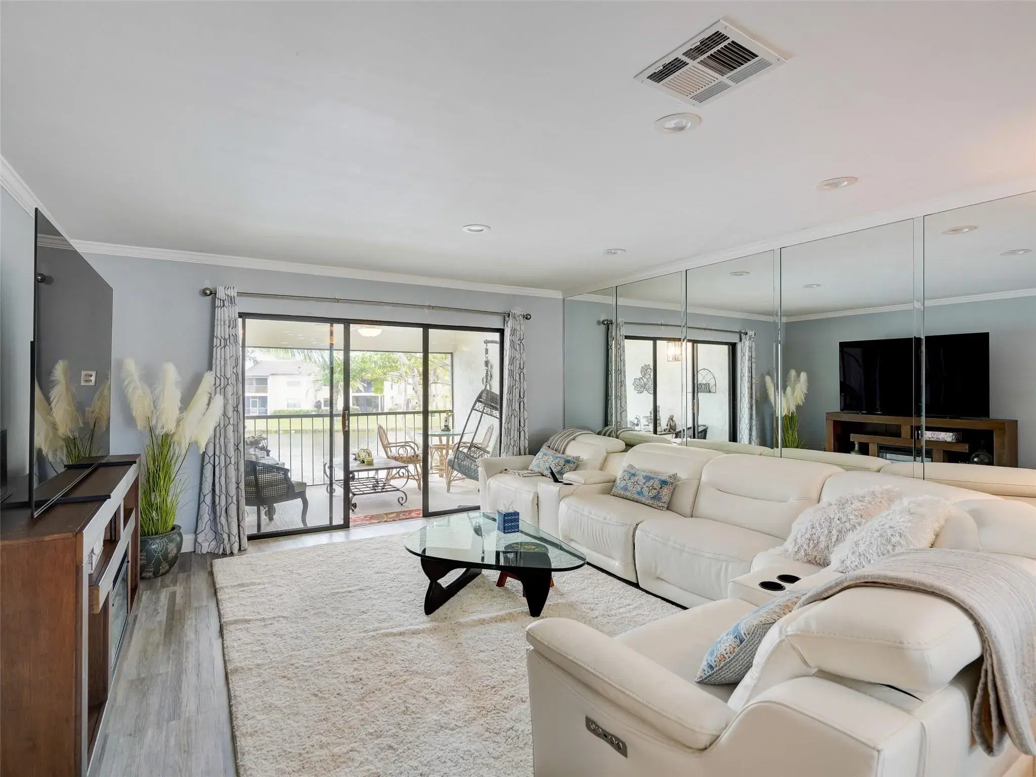 Picture of 9261 Vista Del Lago 19F, Boca Raton, FL 33428